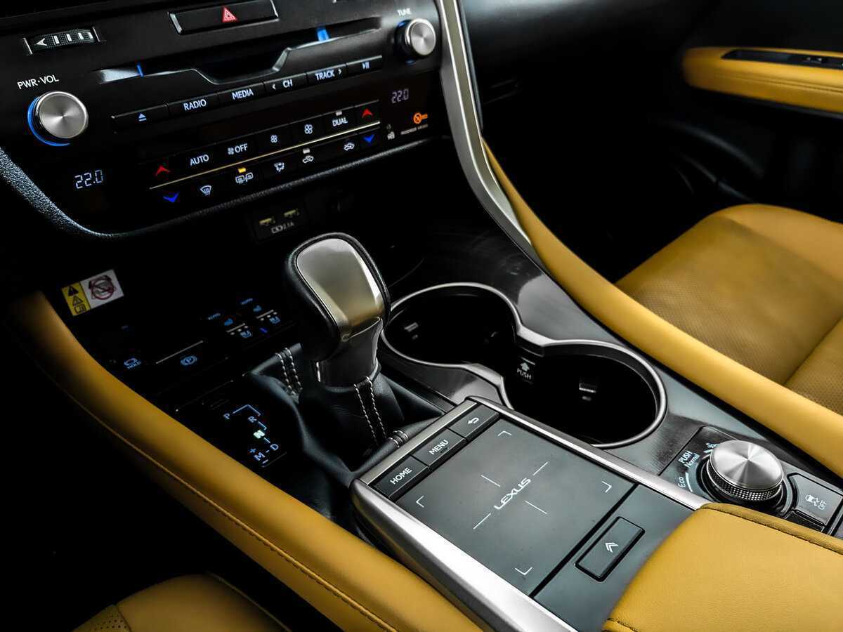Lexus RX с пробегом — 2020 год. Фото: #22