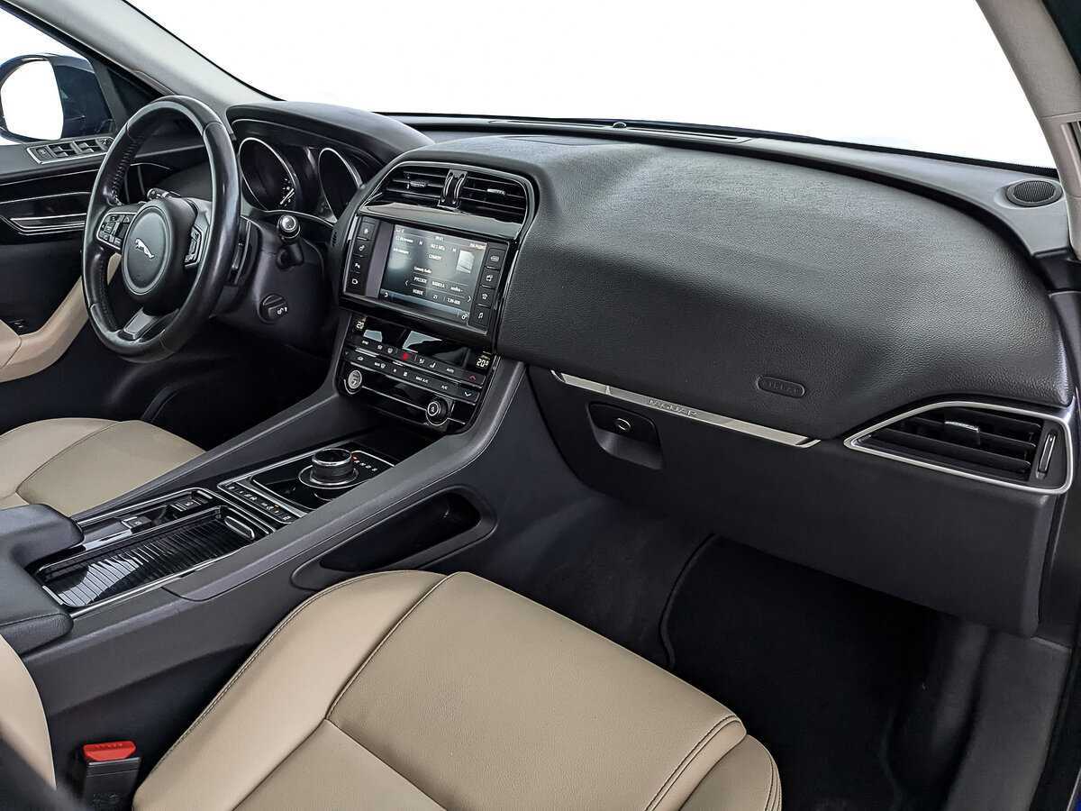 Jaguar F-Pace с пробегом — 2017 год. Фото: #10