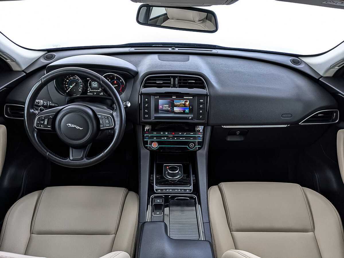 Jaguar F-Pace с пробегом — 2017 год. Фото: #13