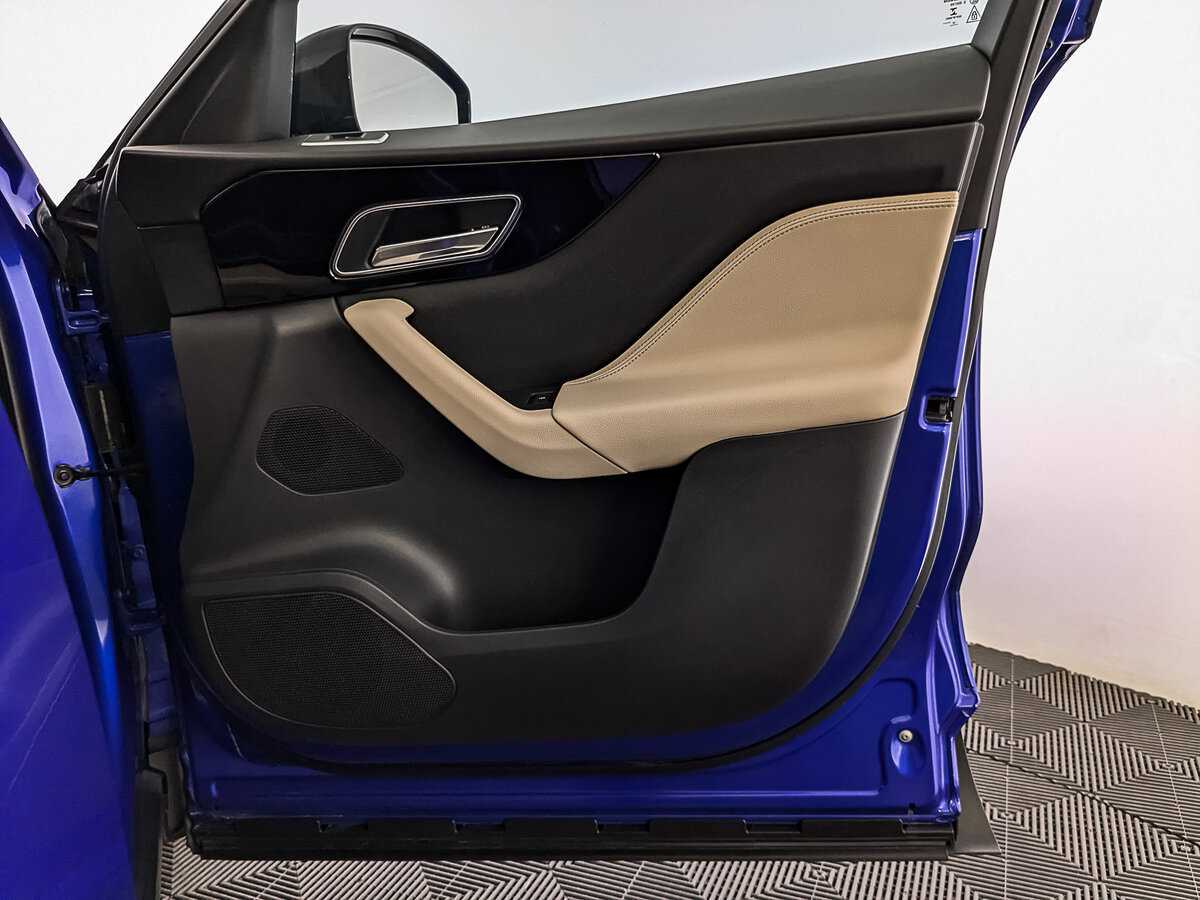 Jaguar F-Pace с пробегом — 2017 год. Фото: #21