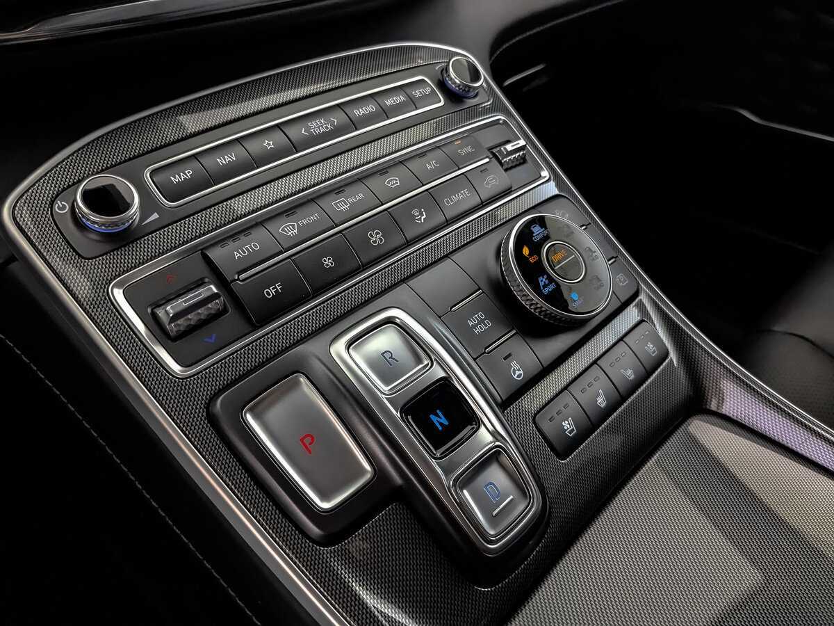 Hyundai Santa Fe с пробегом — 2022 год. Фото: #20