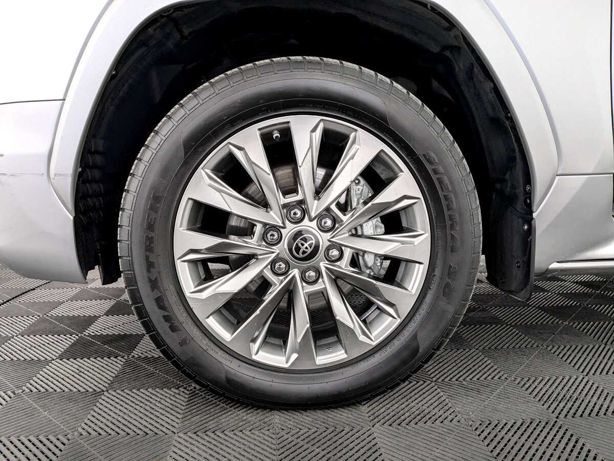 Toyota Land Cruiser с пробегом — 2022 год. Фото: #17