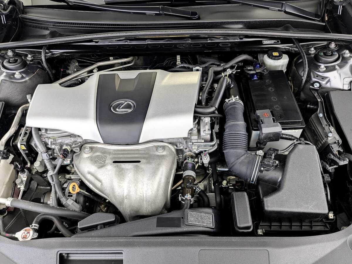 Lexus ES с пробегом — 2019 год. Фото: #8