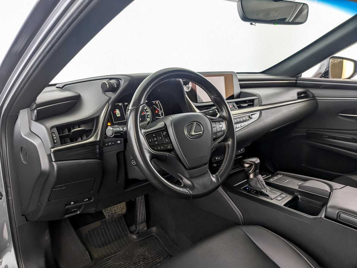 Lexus ES с пробегом — 2019 год. Фото: #15