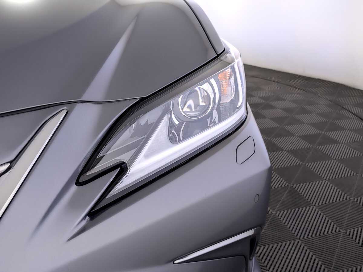Lexus ES с пробегом — 2019 год. Фото: #16