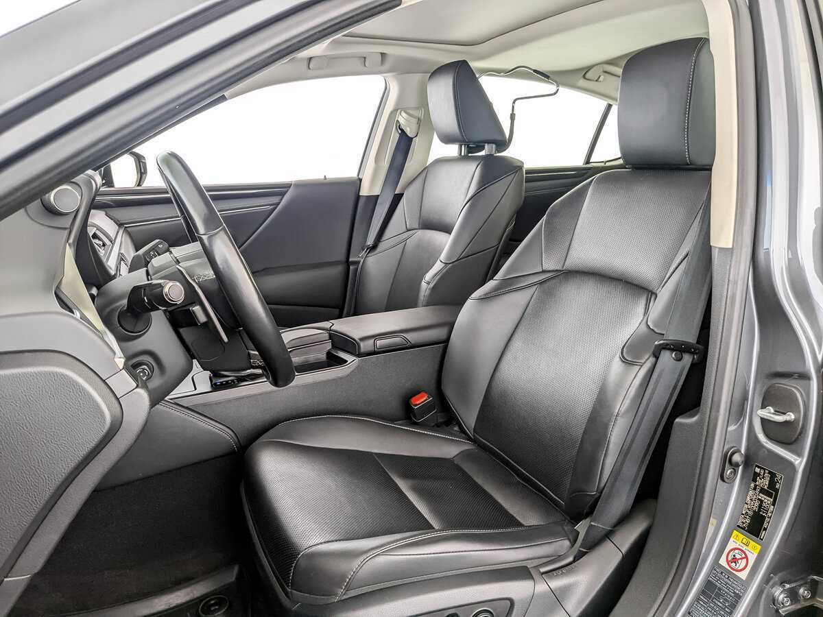Lexus ES с пробегом — 2019 год. Фото: #19