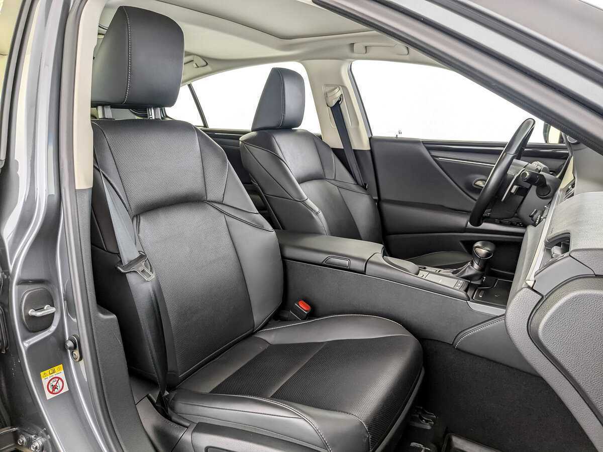Lexus ES с пробегом — 2019 год. Фото: #23