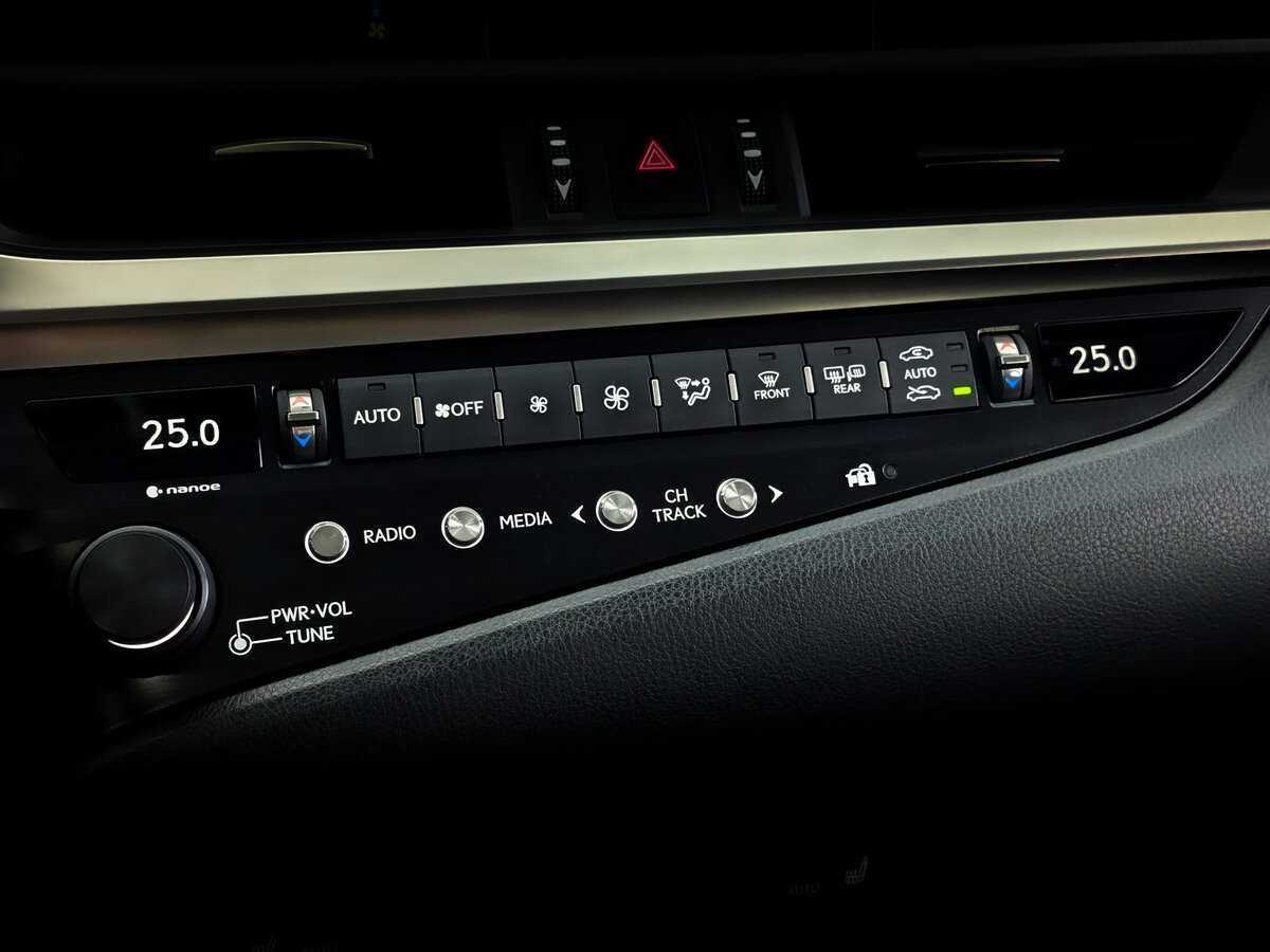 Lexus ES с пробегом — 2019 год. Фото: #25