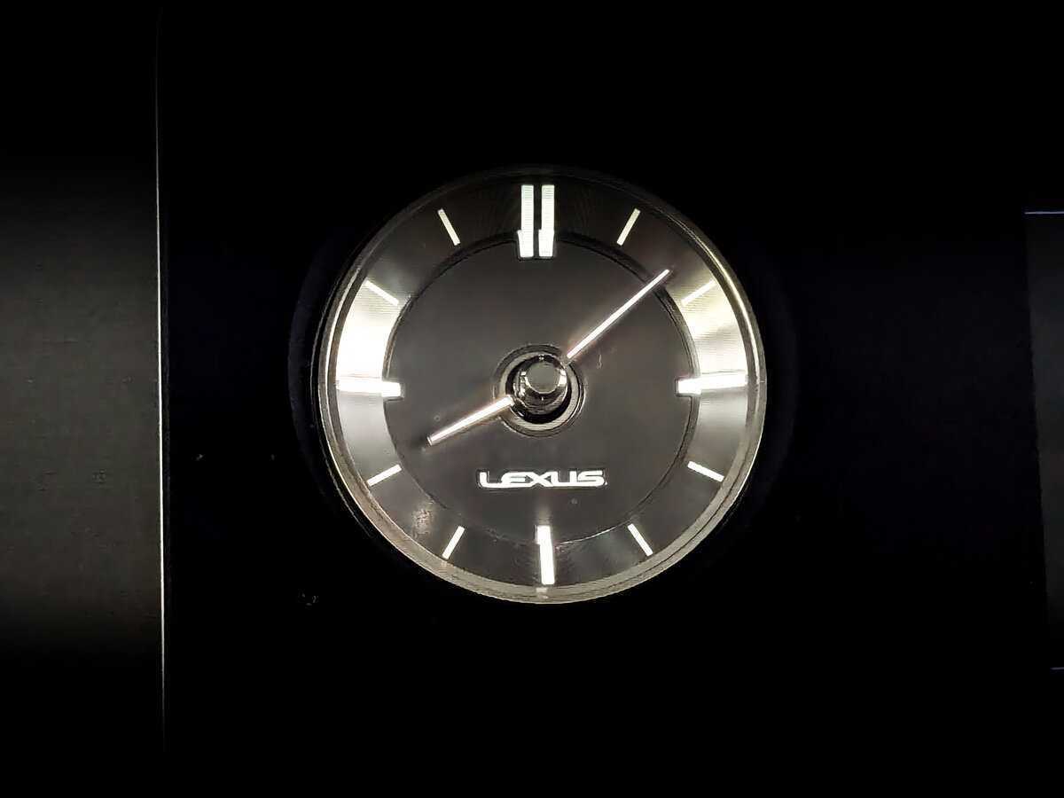 Lexus ES с пробегом — 2019 год. Фото: #27