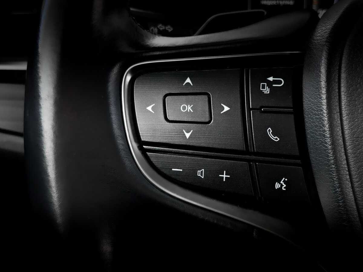 Lexus ES с пробегом — 2019 год. Фото: #28