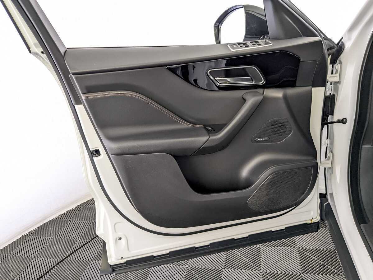 Jaguar F-Pace с пробегом — 2018 год. Фото: #18