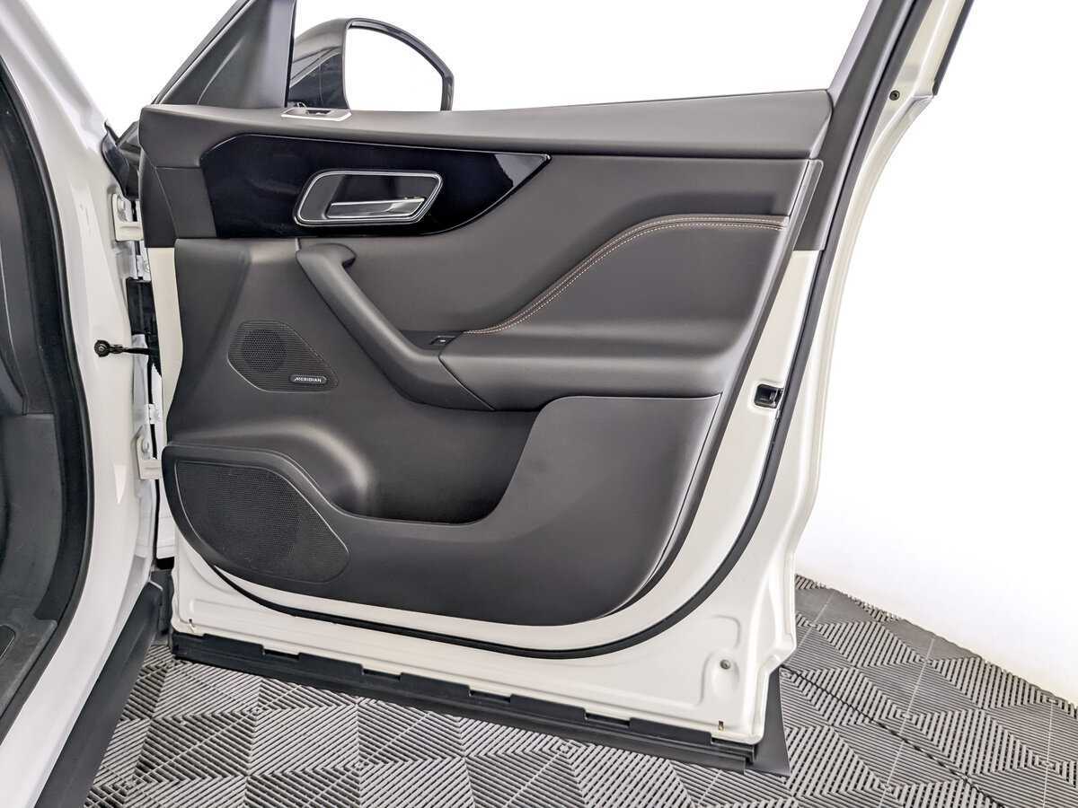 Jaguar F-Pace с пробегом — 2018 год. Фото: #24