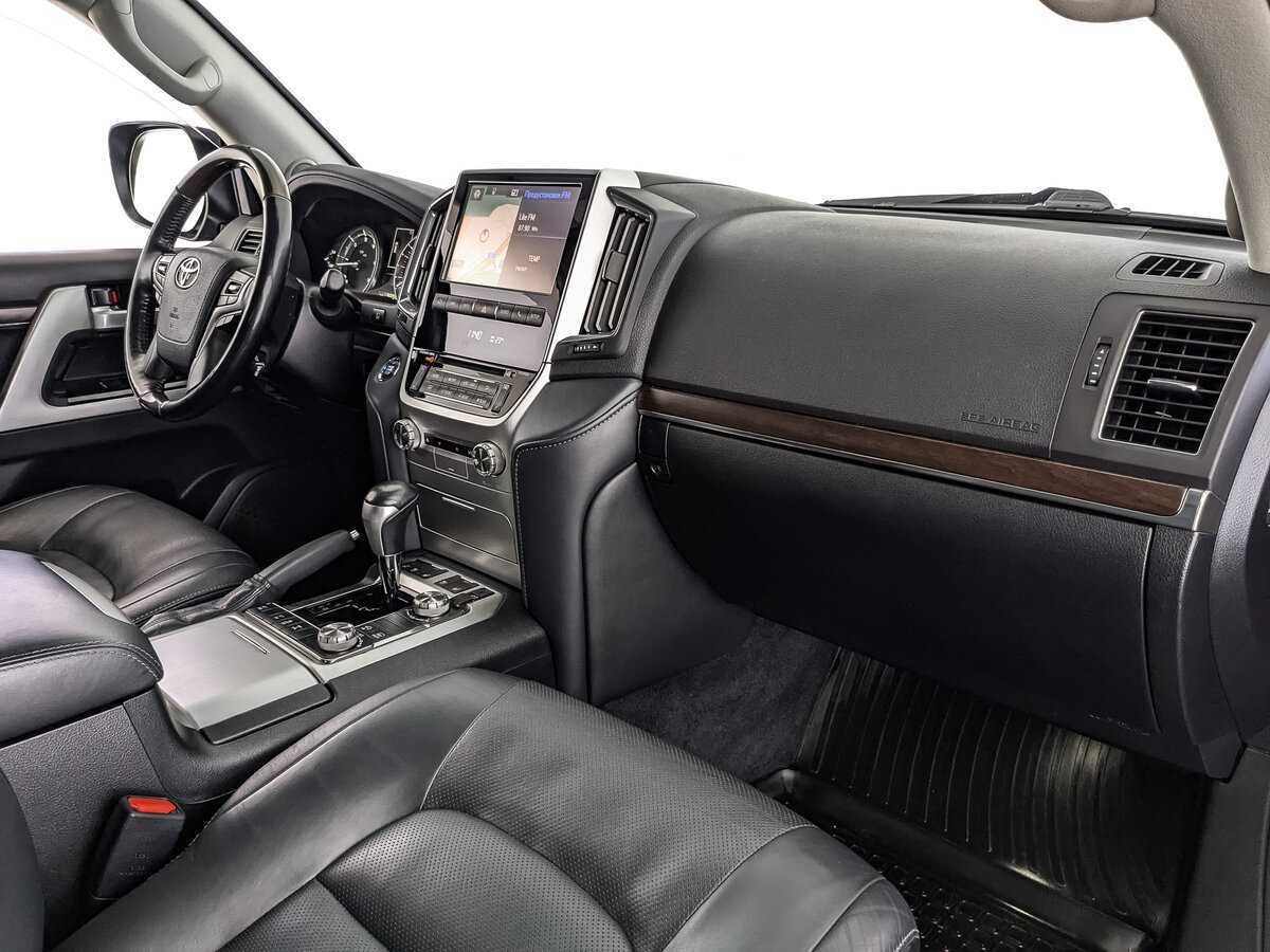 Toyota Land Cruiser с пробегом — 2018 год. Фото: #12
