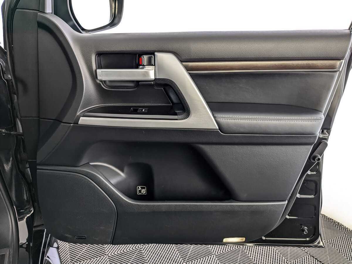 Toyota Land Cruiser с пробегом — 2018 год. Фото: #24