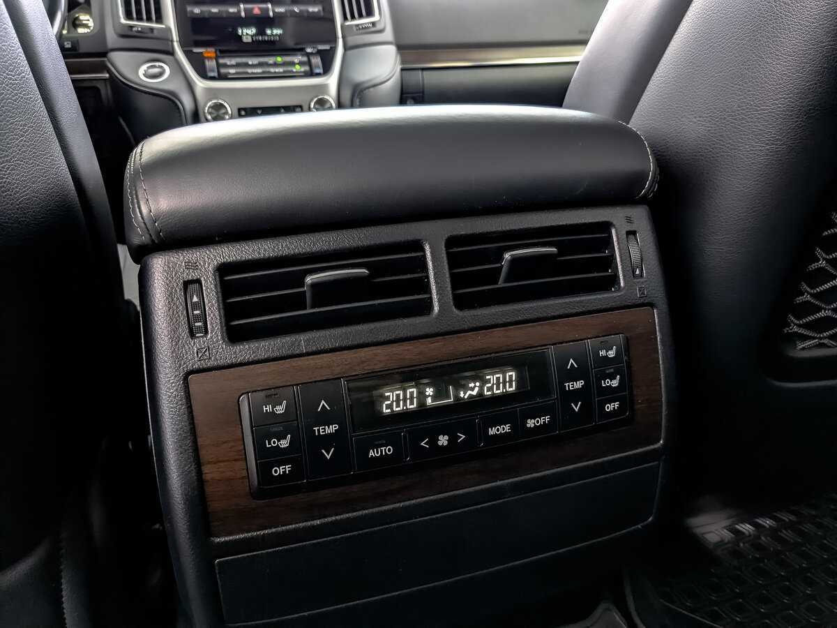 Toyota Land Cruiser с пробегом — 2018 год. Фото: #26