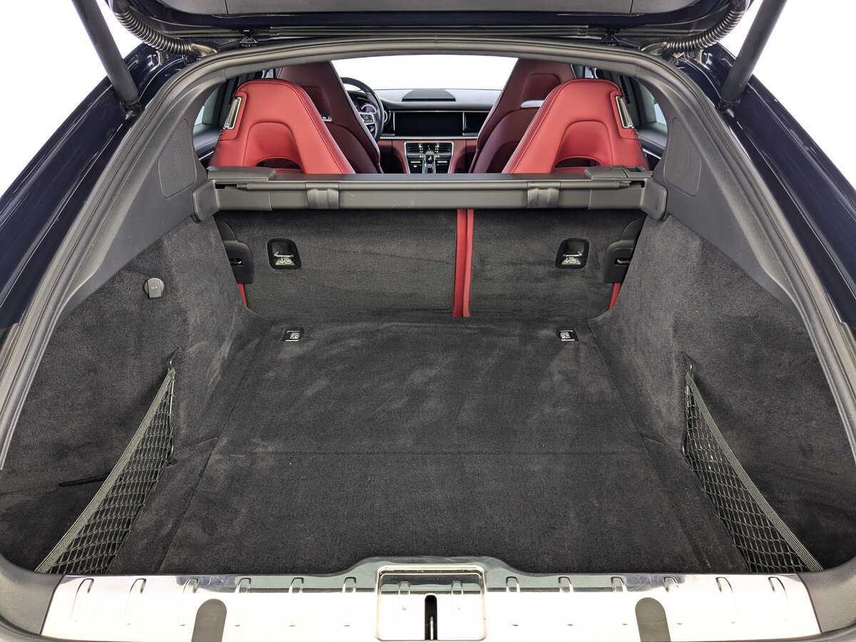 Porsche Panamera с пробегом — 2019 год. Фото: #9