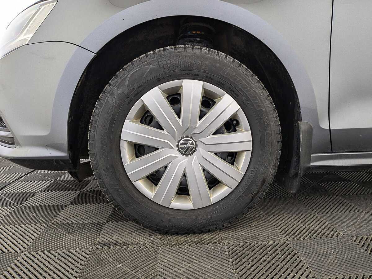 Volkswagen Jetta с пробегом — 2016 год. Фото: #11