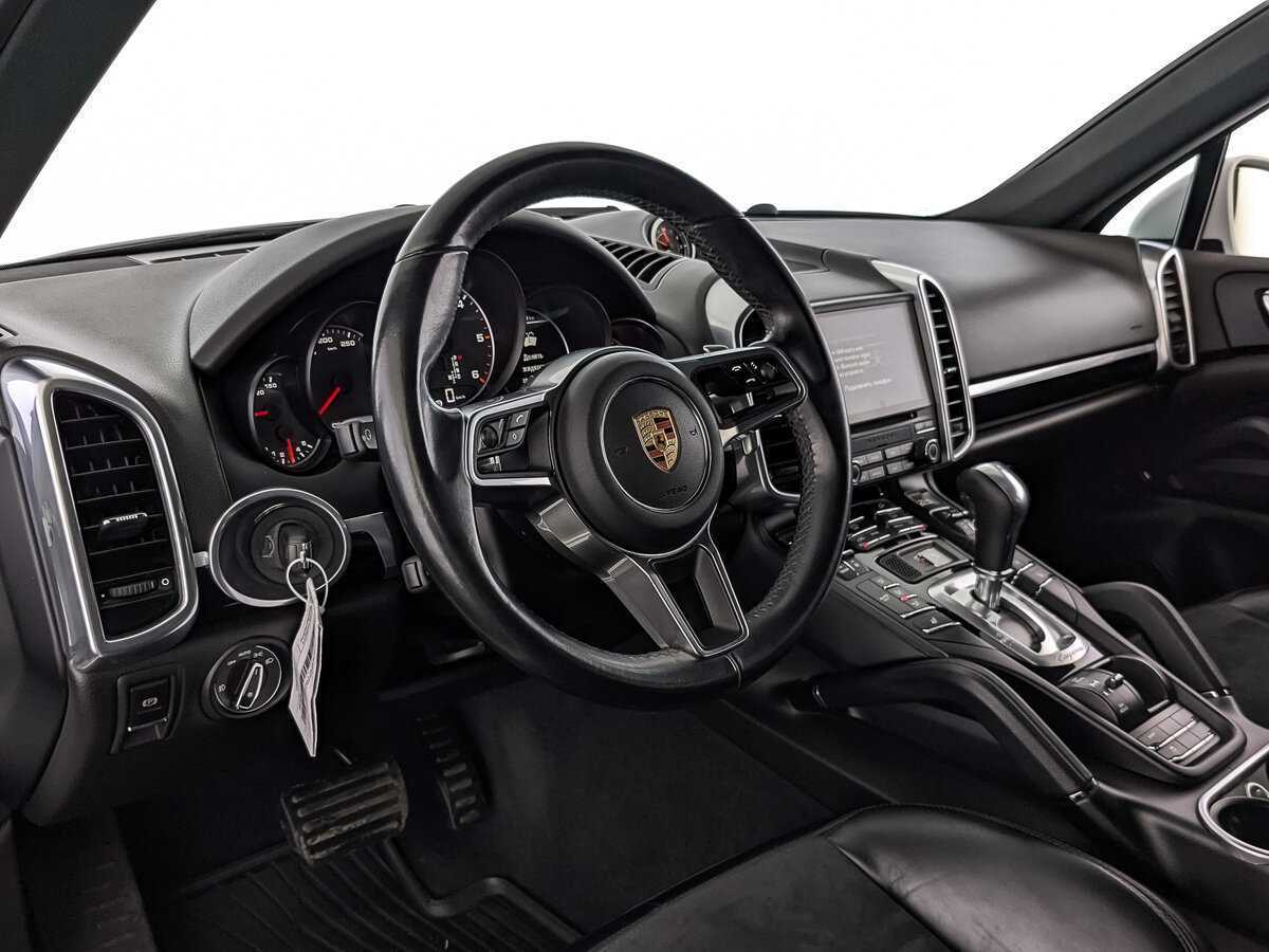 Porsche Cayenne с пробегом — 2016 год. Фото: #12