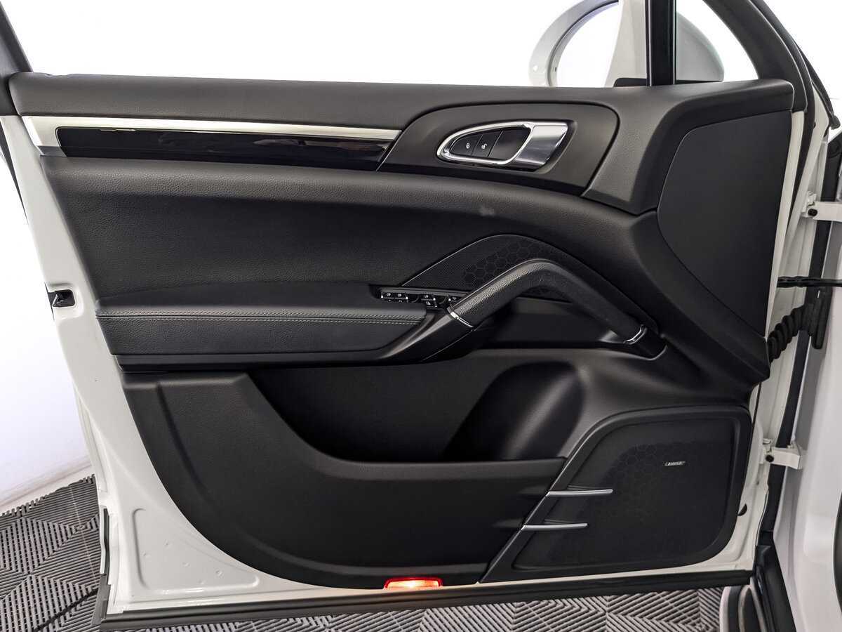Porsche Cayenne с пробегом — 2016 год. Фото: #16