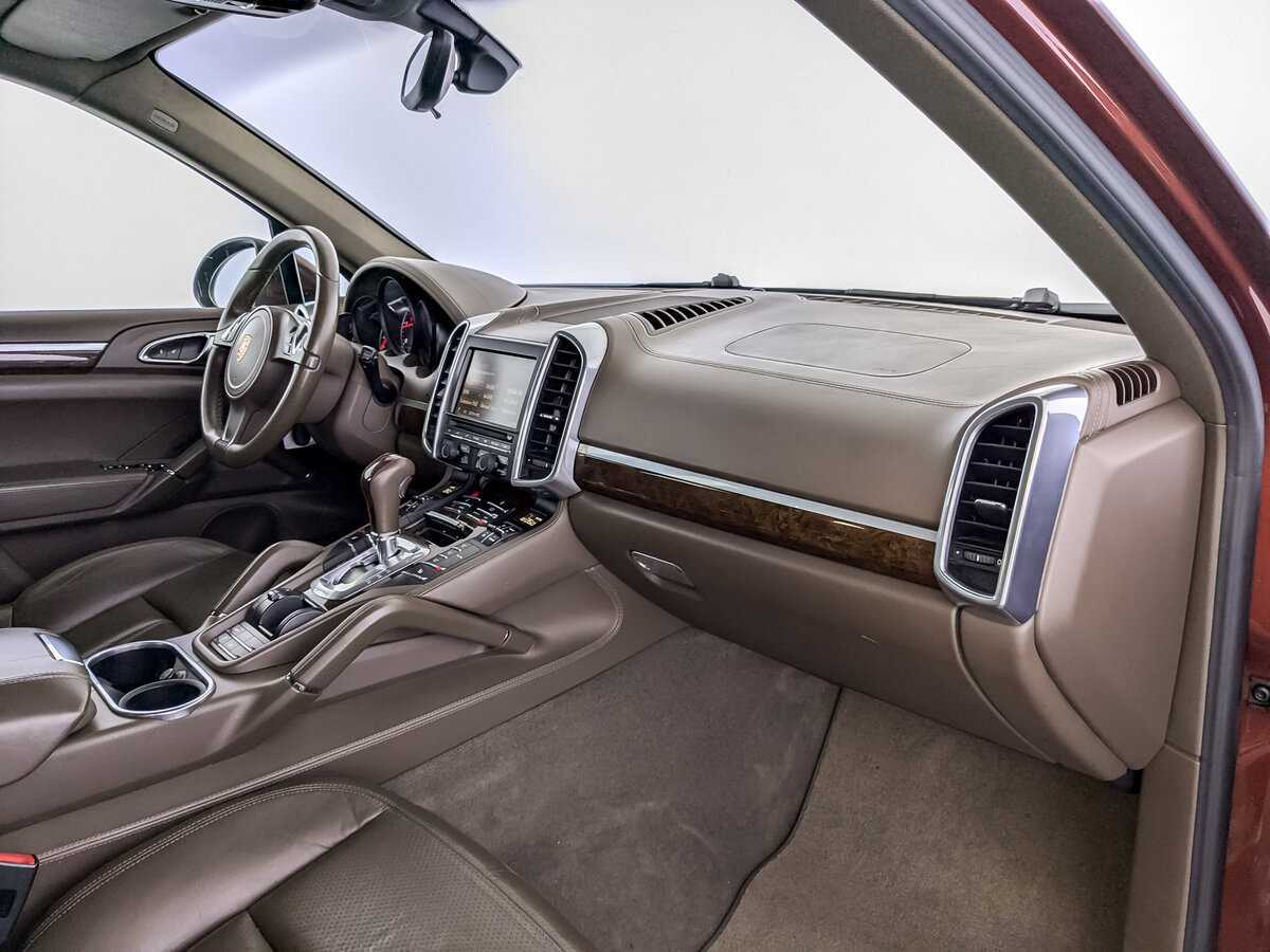 Porsche Cayenne с пробегом — 2013 год. Фото: #10
