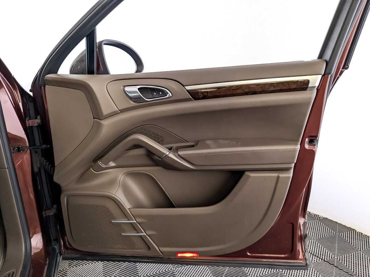 Porsche Cayenne с пробегом — 2013 год. Фото: #22