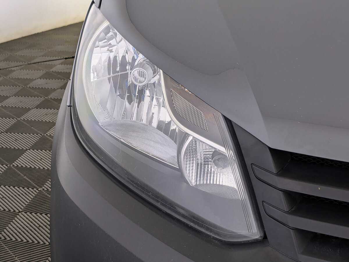 Volkswagen Caddy с пробегом — 2013 год. Фото: #10