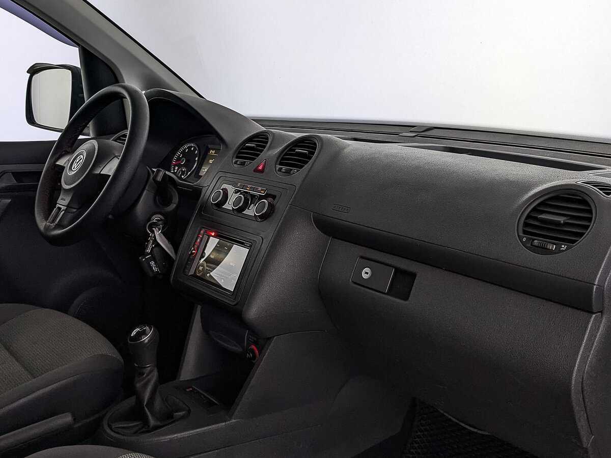 Volkswagen Caddy с пробегом — 2013 год. Фото: #12