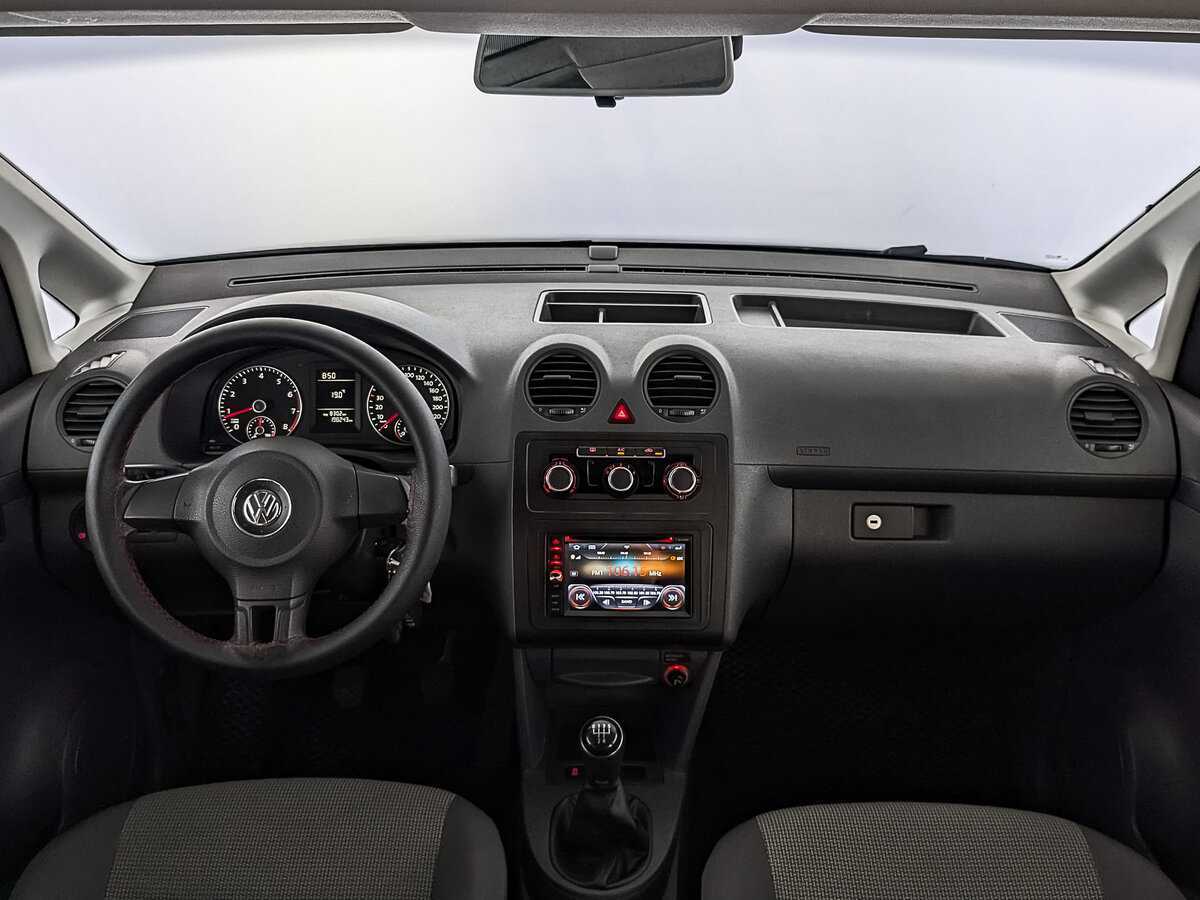 Volkswagen Caddy с пробегом — 2013 год. Фото: #13