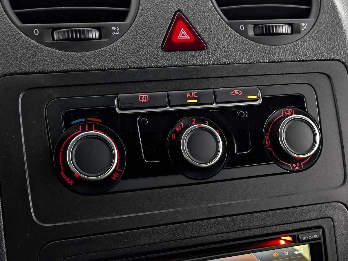 Volkswagen Caddy с пробегом — 2013 год. Фото: #20