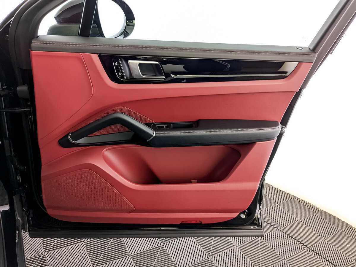 Porsche Cayenne с пробегом — 2020 год. Фото: #25