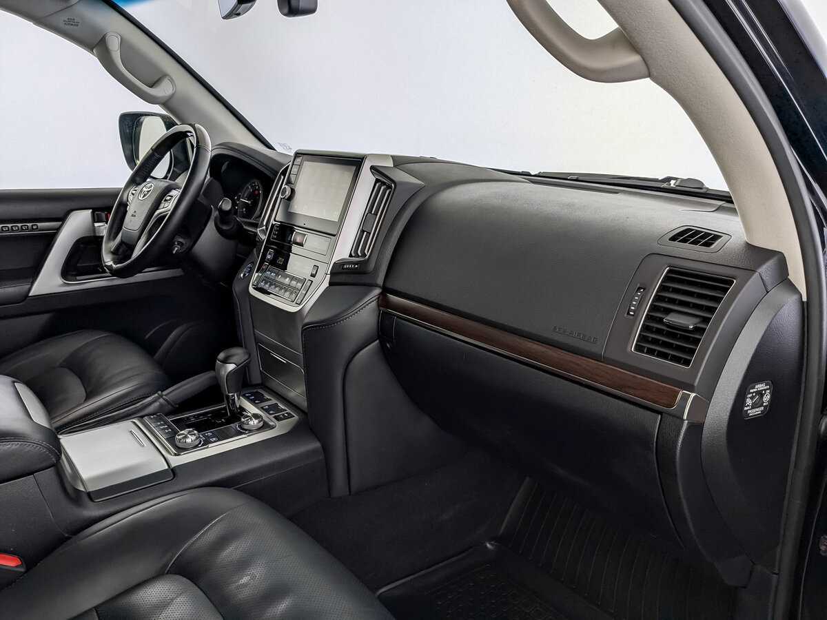 Toyota Land Cruiser с пробегом — 2019 год. Фото: #10