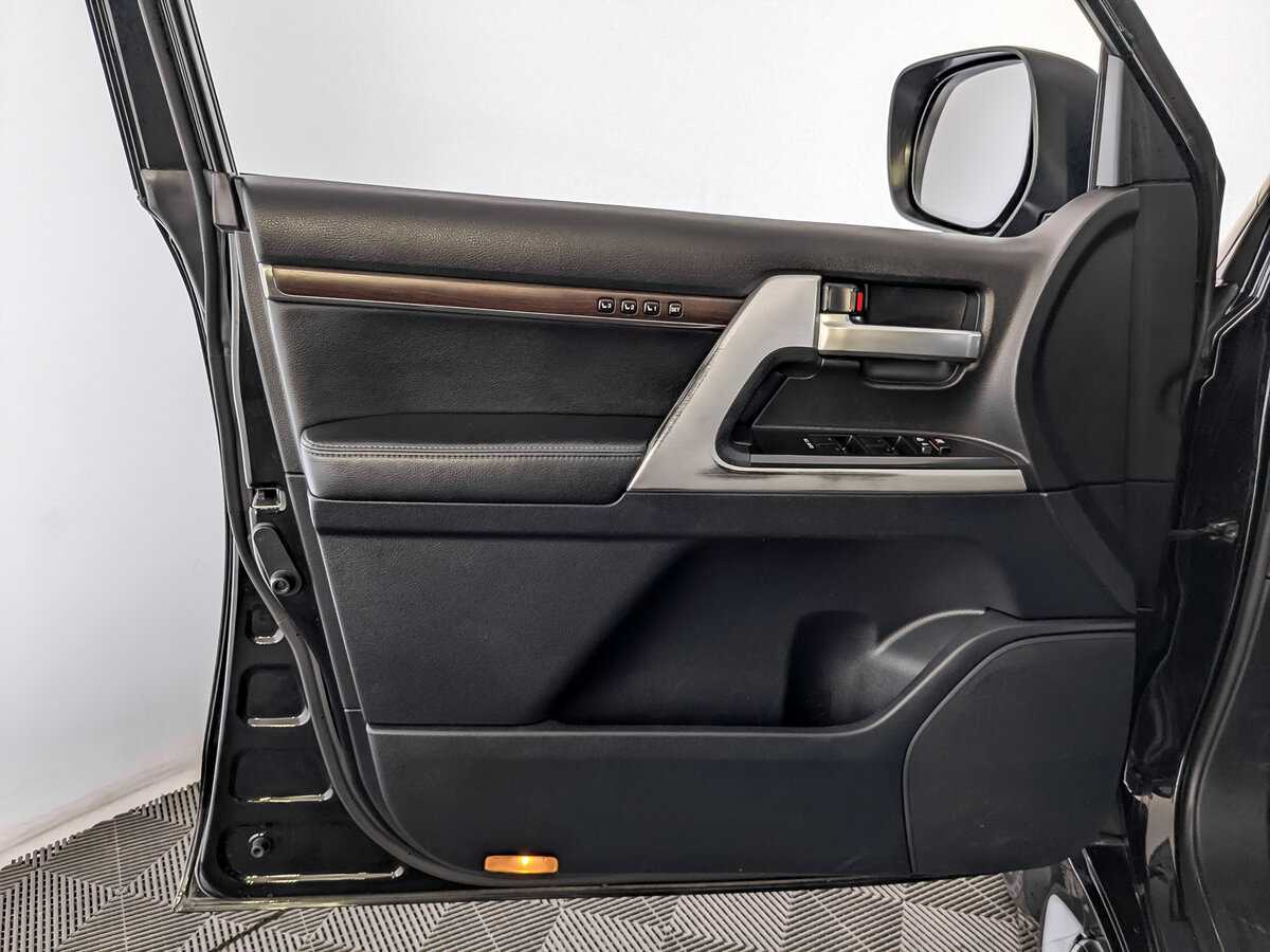 Toyota Land Cruiser с пробегом — 2019 год. Фото: #18