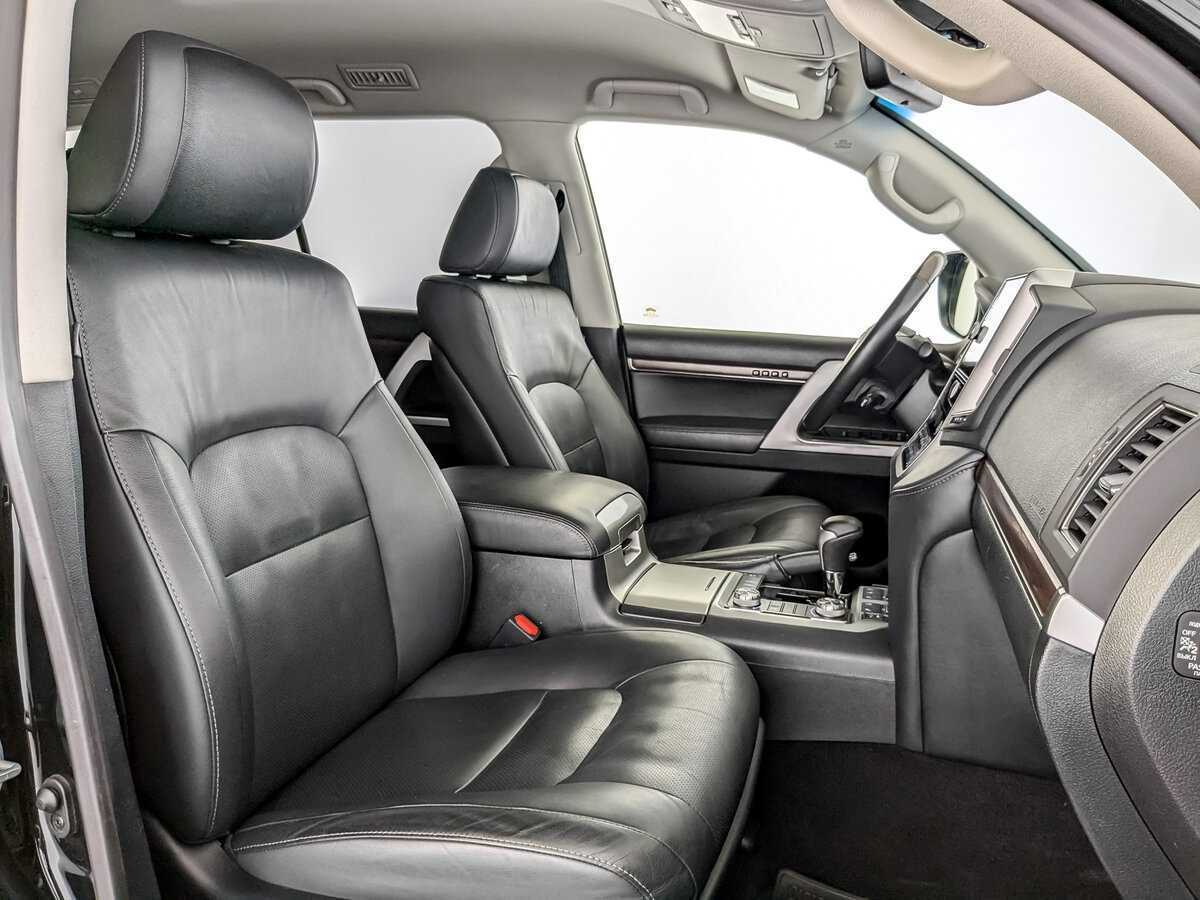 Toyota Land Cruiser с пробегом — 2019 год. Фото: #23