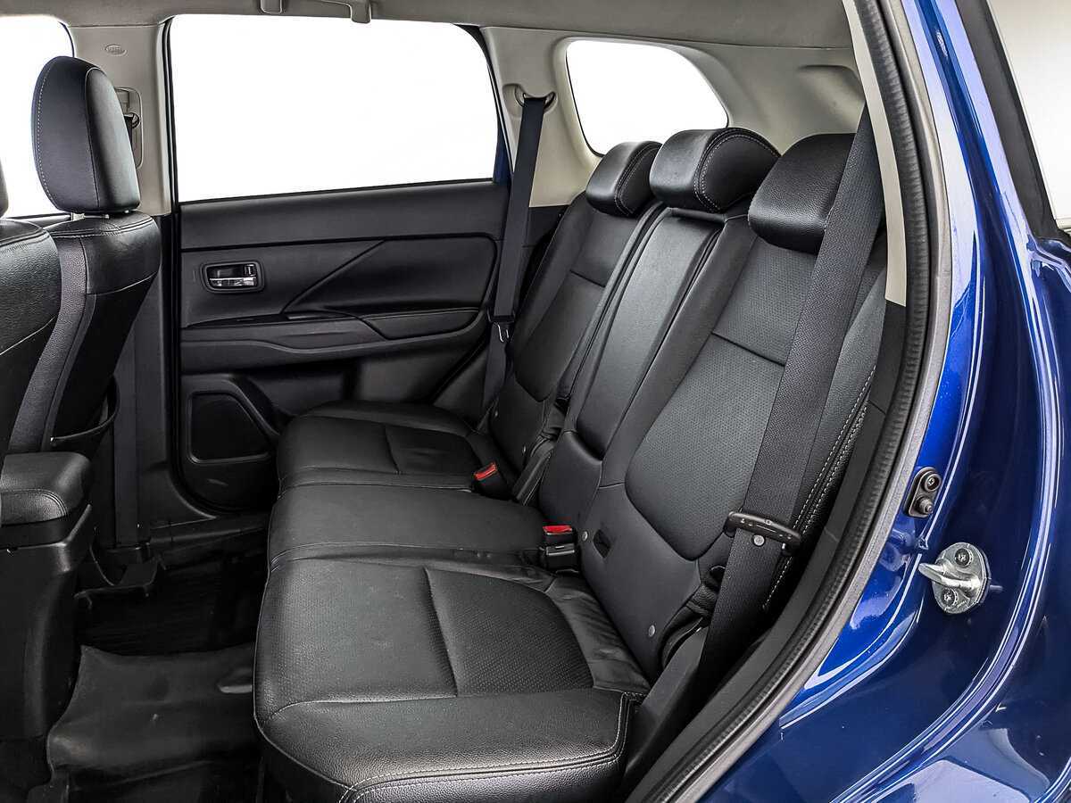 Mitsubishi Outlander с пробегом — 2014 год. Фото: #16