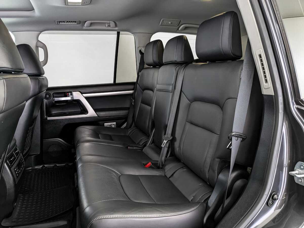 Toyota Land Cruiser с пробегом — 2019 год. Фото: #11