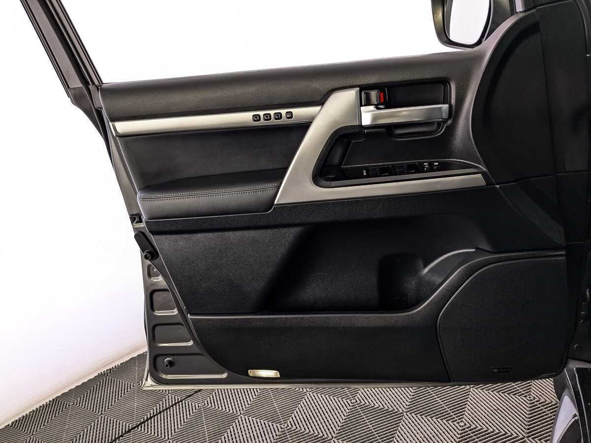Toyota Land Cruiser с пробегом — 2019 год. Фото: #16