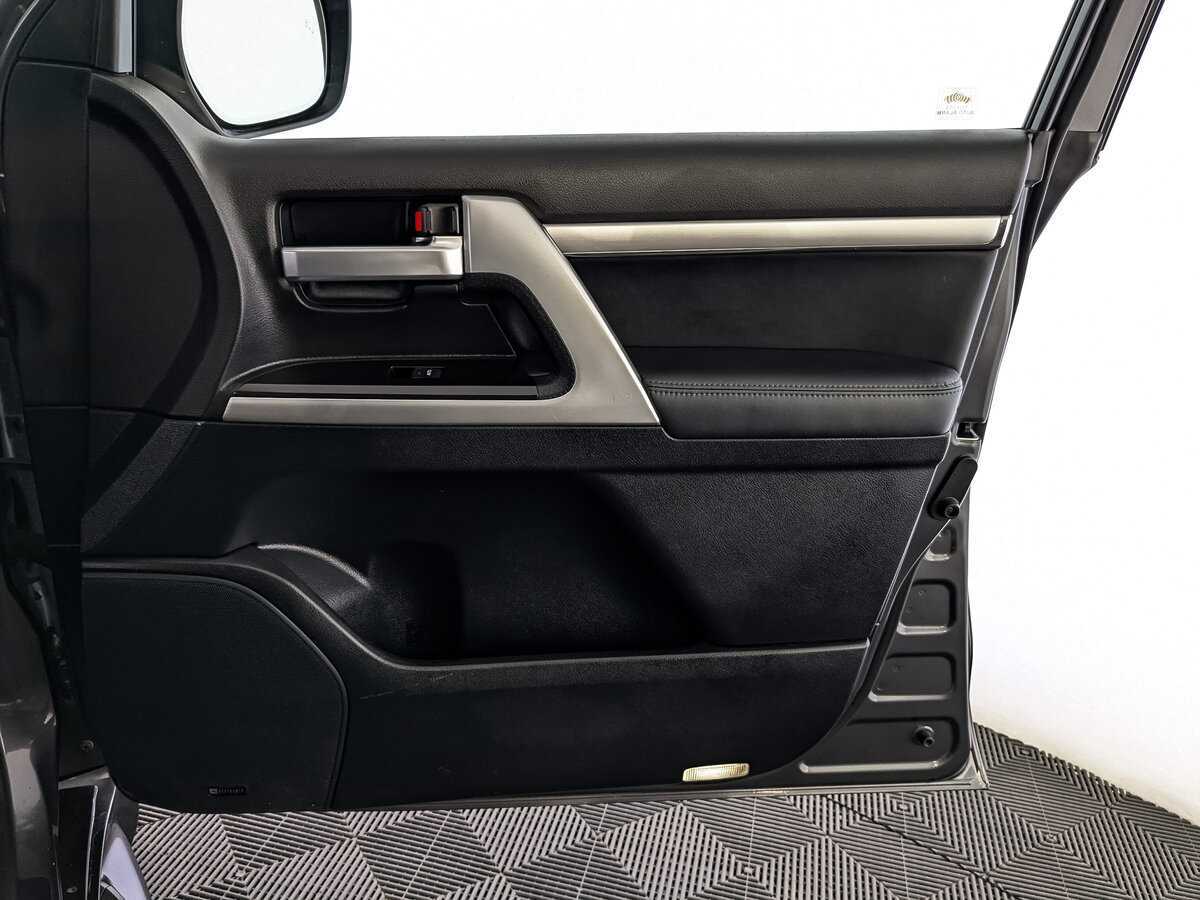 Toyota Land Cruiser с пробегом — 2019 год. Фото: #22