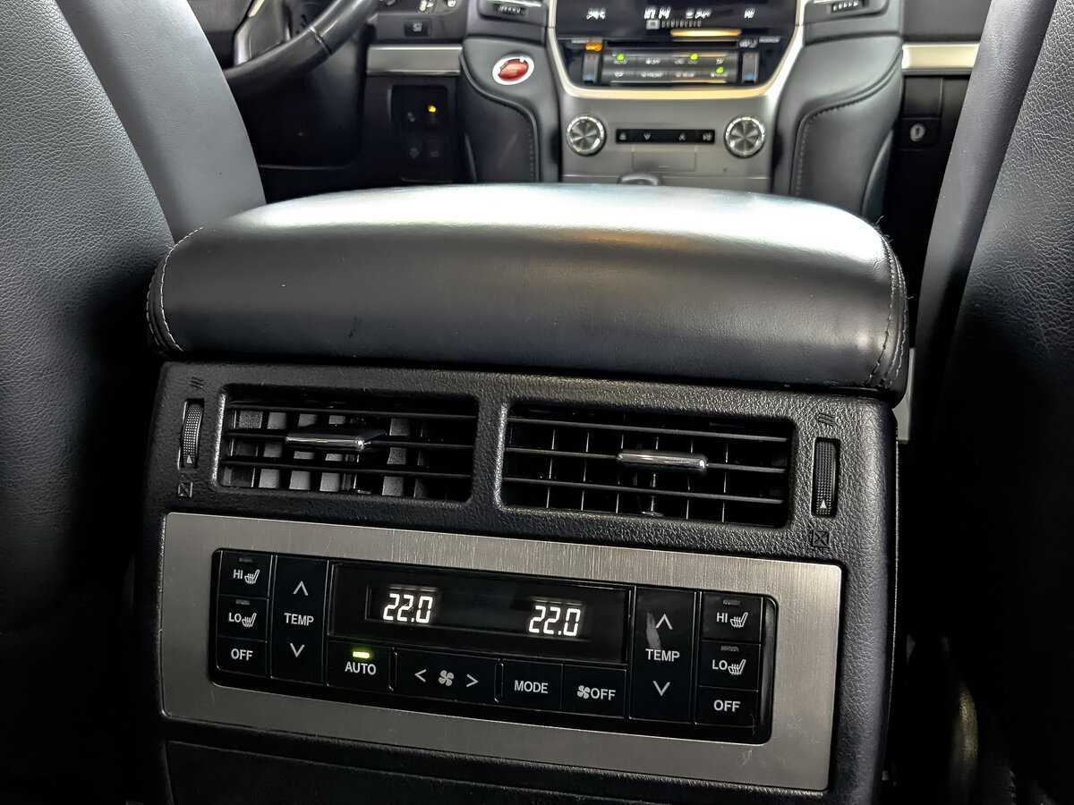 Toyota Land Cruiser с пробегом — 2019 год. Фото: #24