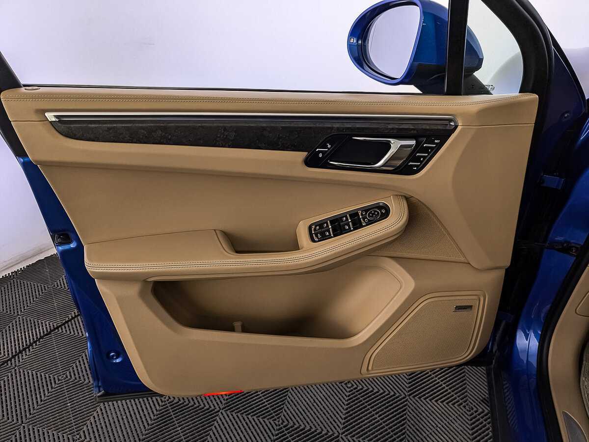 Porsche Macan с пробегом — 2015 год. Фото: #17