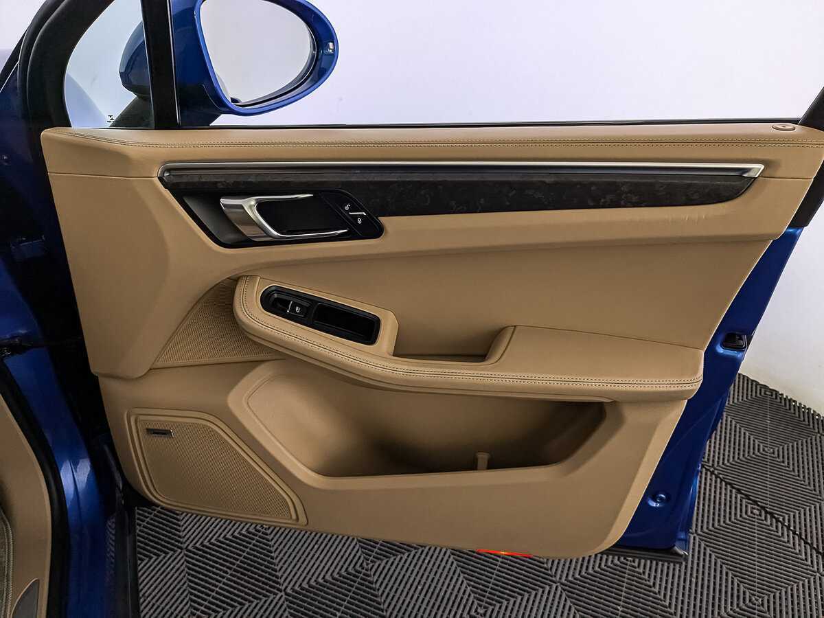 Porsche Macan с пробегом — 2015 год. Фото: #22