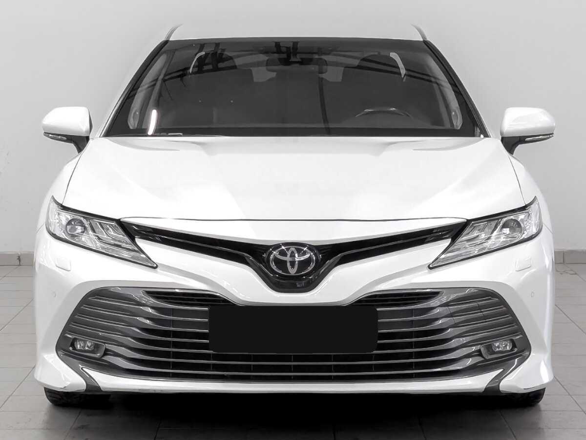 Toyota Camry с пробегом — 2019 год. Фото: #1