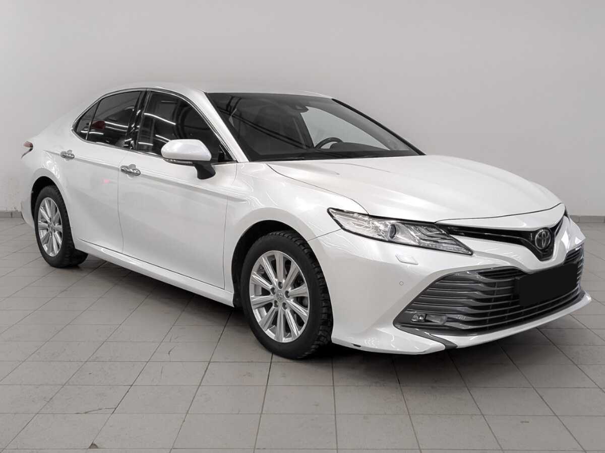 Toyota Camry с пробегом — 2019 год. Фото: #2