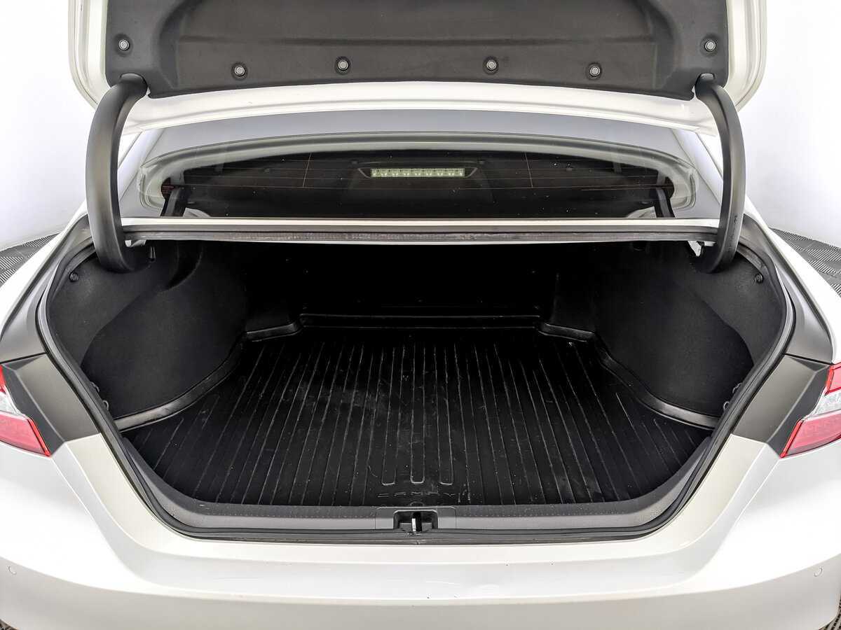 Toyota Camry с пробегом — 2019 год. Фото: #9