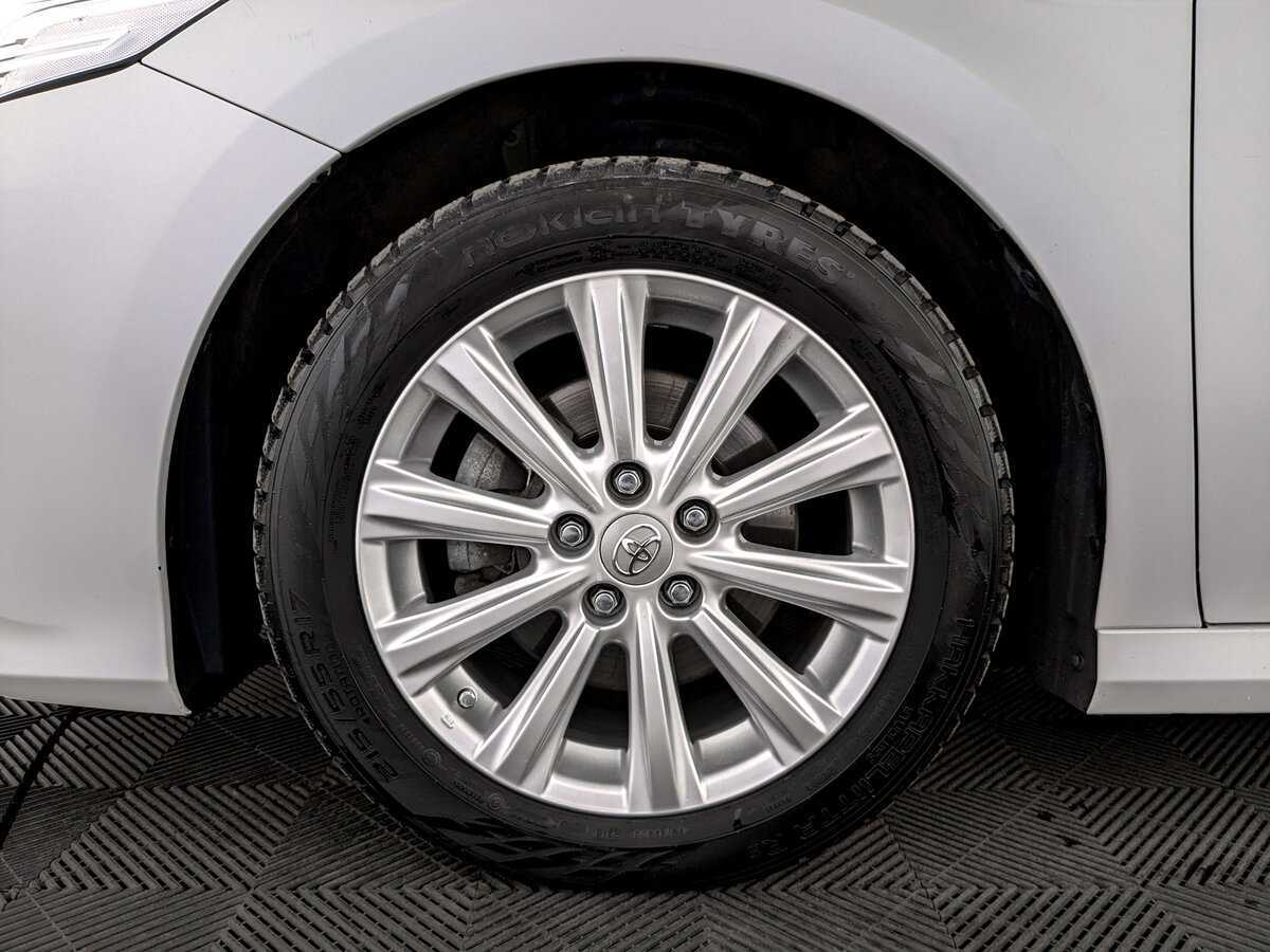 Toyota Camry с пробегом — 2019 год. Фото: #17