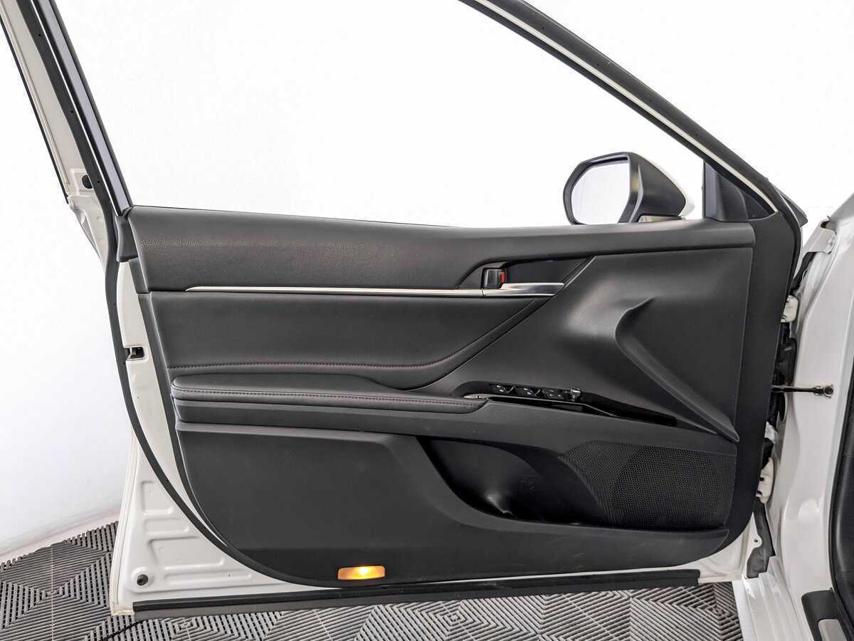 Toyota Camry с пробегом — 2019 год. Фото: #18