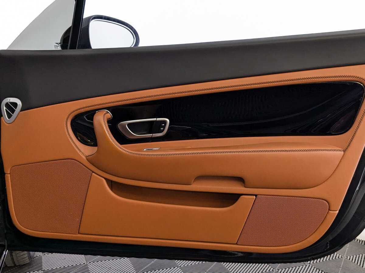 Bentley Continental GT с пробегом — 2008 год. Фото: #23