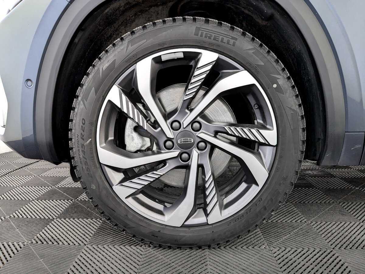 Geely Monjaro с пробегом — 2023 год. Фото: #17