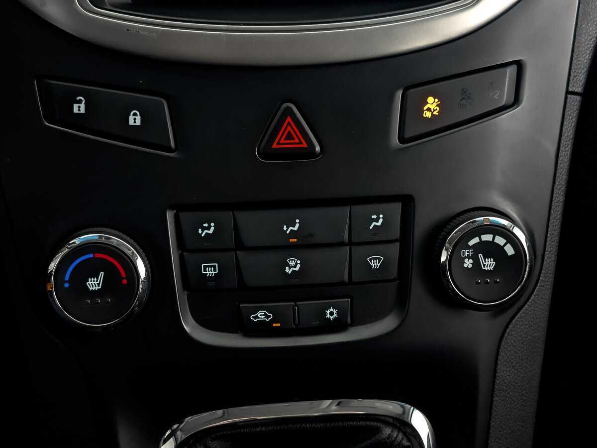 Chevrolet Orlando с пробегом — 2012 год. Фото: #20