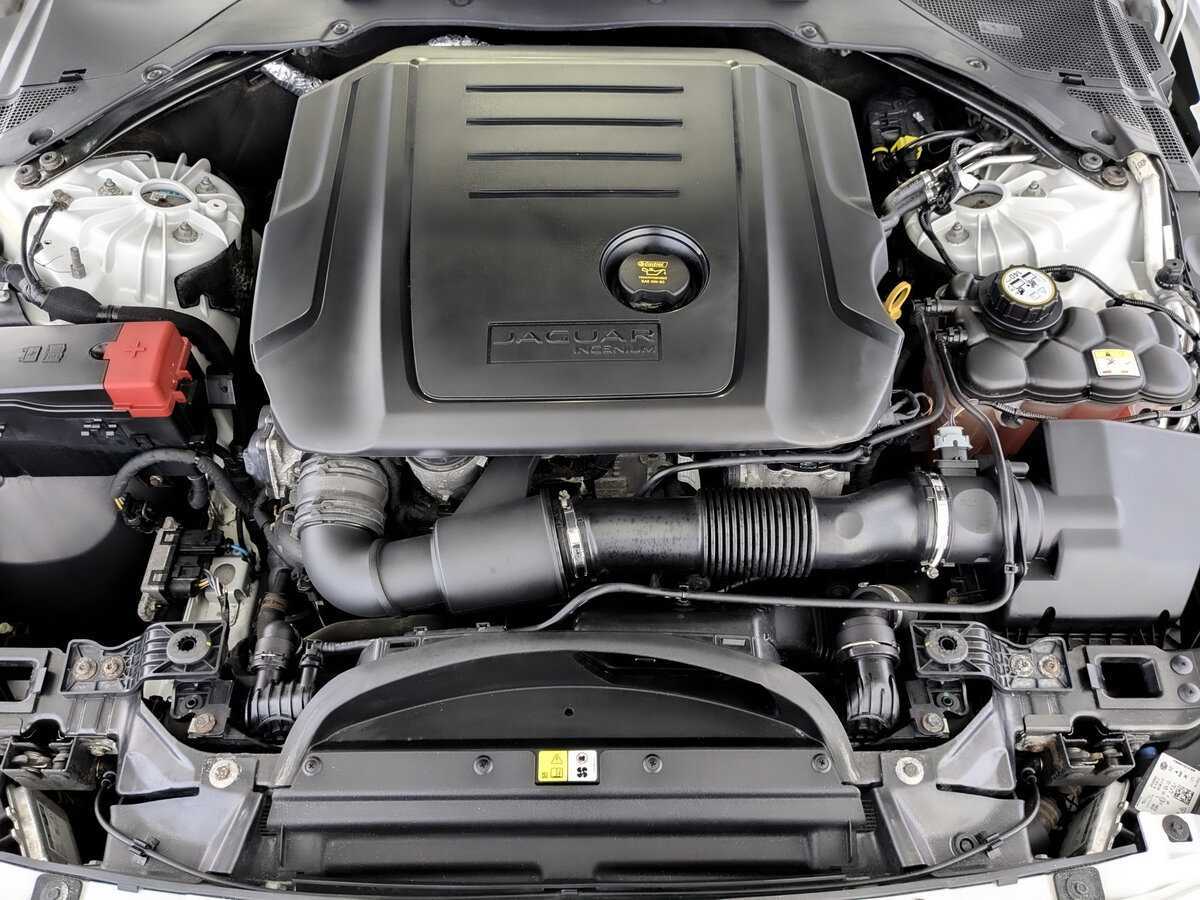 Jaguar XE с пробегом — 2017 год. Фото: #8