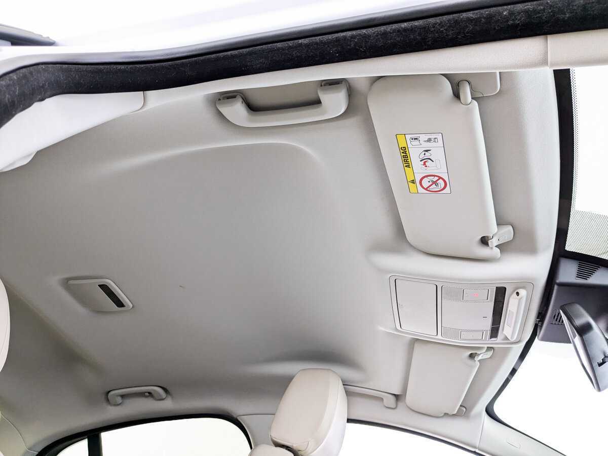 Jaguar XE с пробегом — 2017 год. Фото: #22